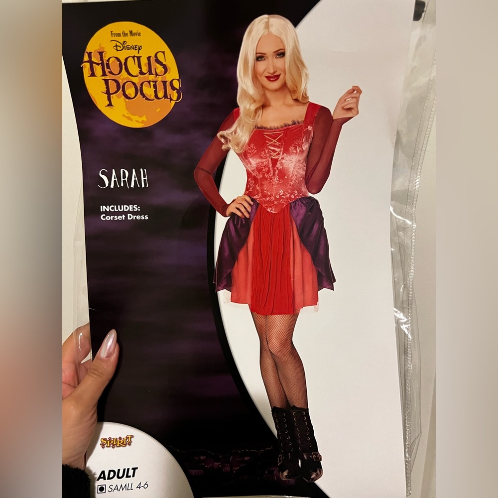 Sarah Sanderson costume with cape used once comes with new wig